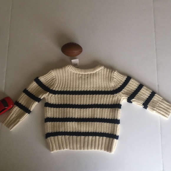 NWT BabyGap Sweater - Picture 3 of 3